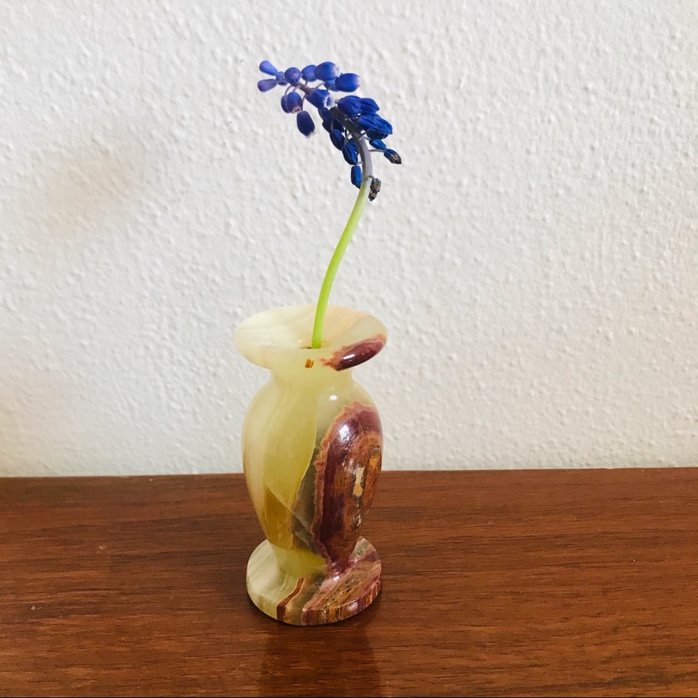 Vintage onyx stone petit bud vase